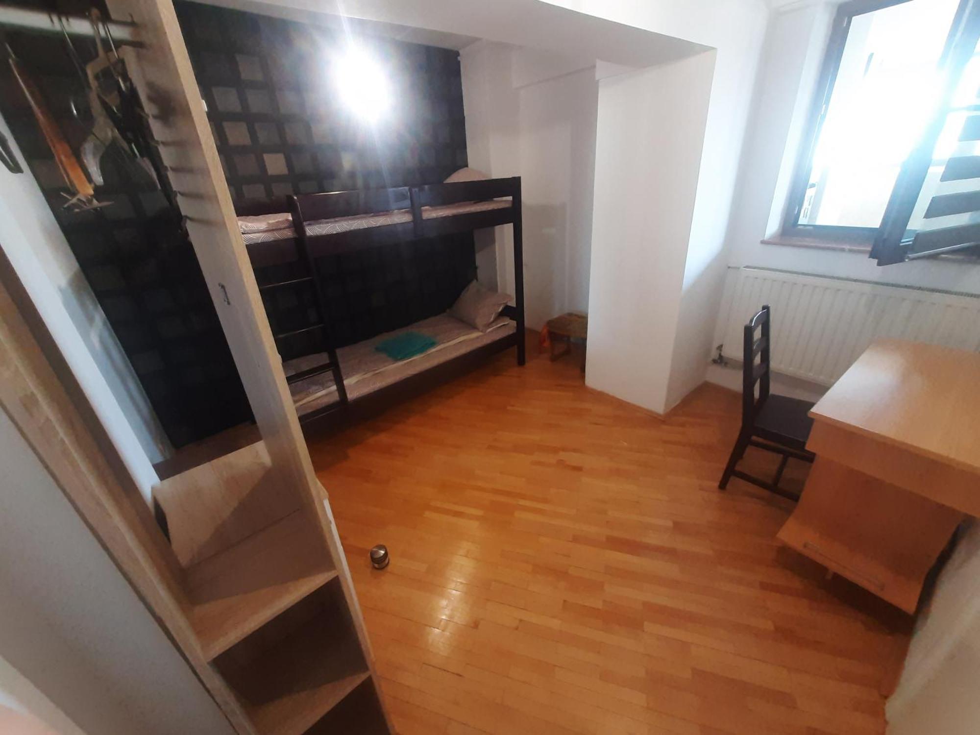 Hostel Comuna Penthouse Ultracentral Bucureşti